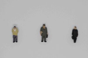 高卒で公務員になるには?職種や条件、公務員の意外な事実など