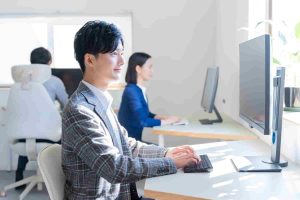 大学中退してもプログラマーになれる!向き不向きや就職方法も解説