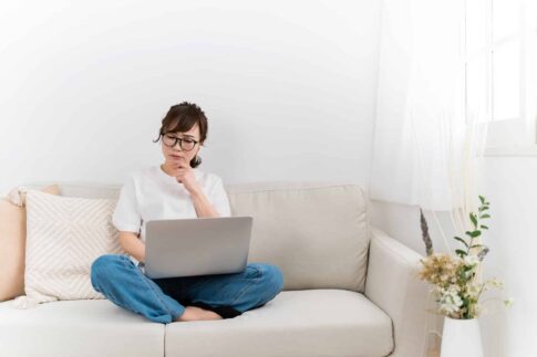 専門学校中退の女性は就職できる？おすすめ職種と悩みへの対処法を解説