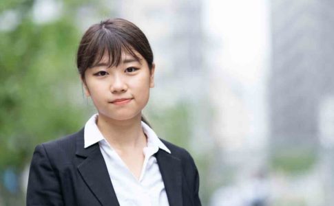 高卒の女子に人気の就職先と就活を成功させる2つのポイント
