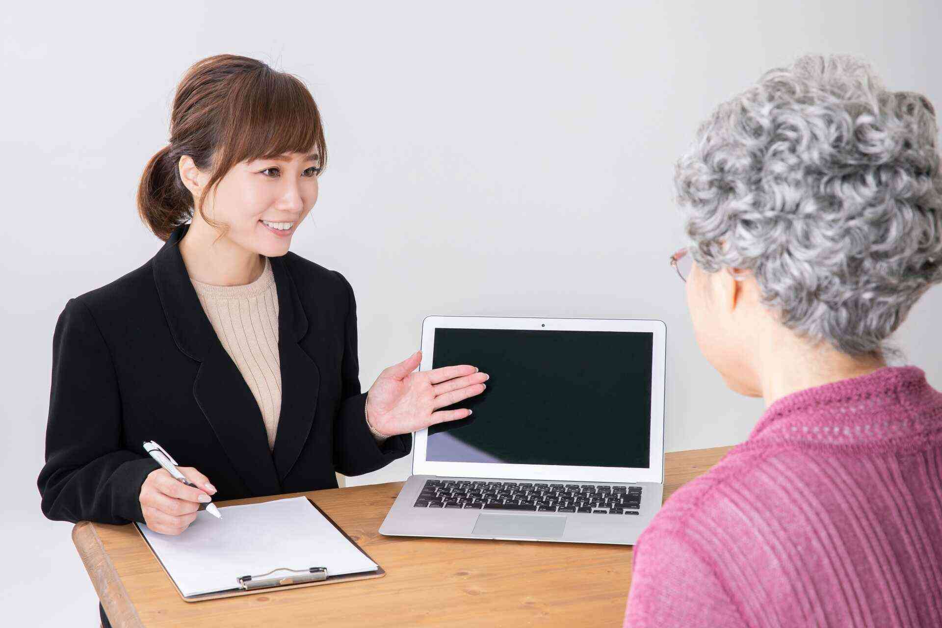 聞き上手な人に向いてる仕事を紹介 自分の特徴を活かした職業を見つける方法とコツ