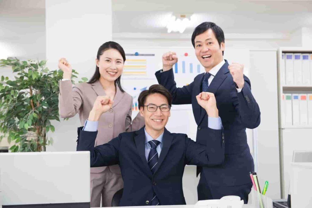 定時で帰れる仕事ランキング10選!楽な仕事に就くコツや注意点も解説