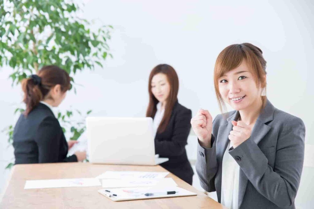 ホワイト企業の特徴とは?ホワイトな中小企業を見つけるコツも解説