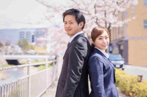 正社員と派遣社員はどっちがいいの?それぞれのメリット・デメリットを解説
