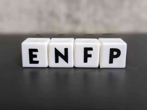 ENFP(運動家)に向いてる仕事12選!向いてる上司や職場環境も解説