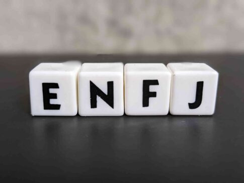 ENFJ(主人公)に向いてる仕事15選!性格から分かる適職一覧