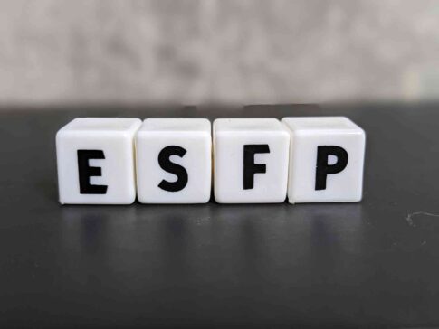 ESFP（エンターテイナー）に向いてる仕事15選！性格から分かる適職一覧