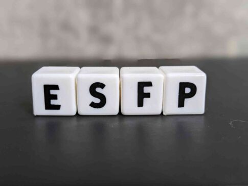 ESFP(エンターテイナー)に向いてる仕事15選!性格から分かる適職一覧