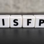 ISFP（冒険家）タイプとは？意味や特徴、よくある質問を解説！