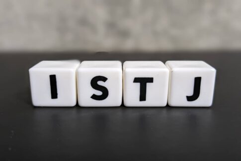 ISTJ（管理者）タイプとは？意味や特徴、よくある質問を解説！