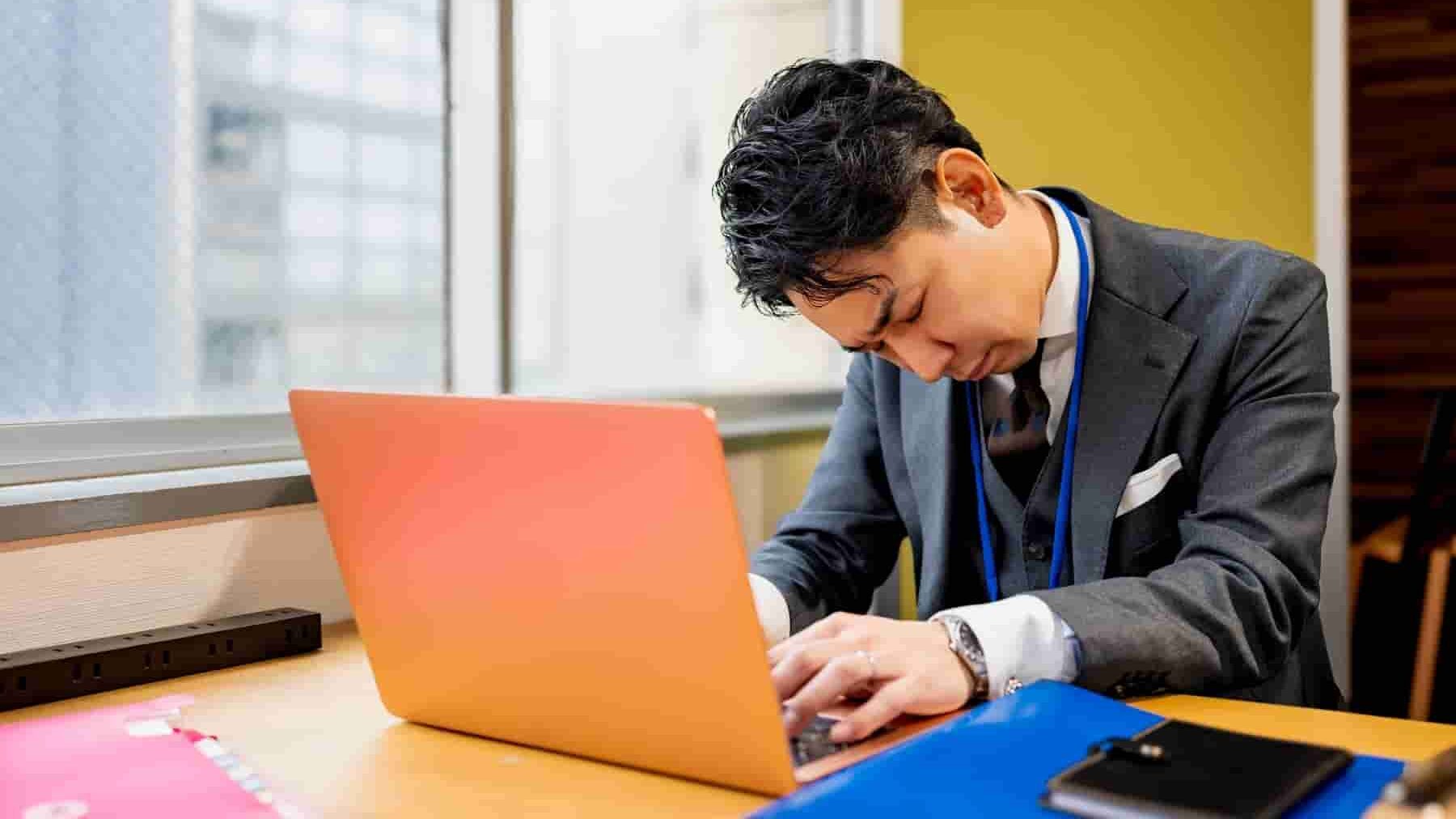 仕事を急に頑張れなくなった原因と対処法を解説!メンタル回復法も