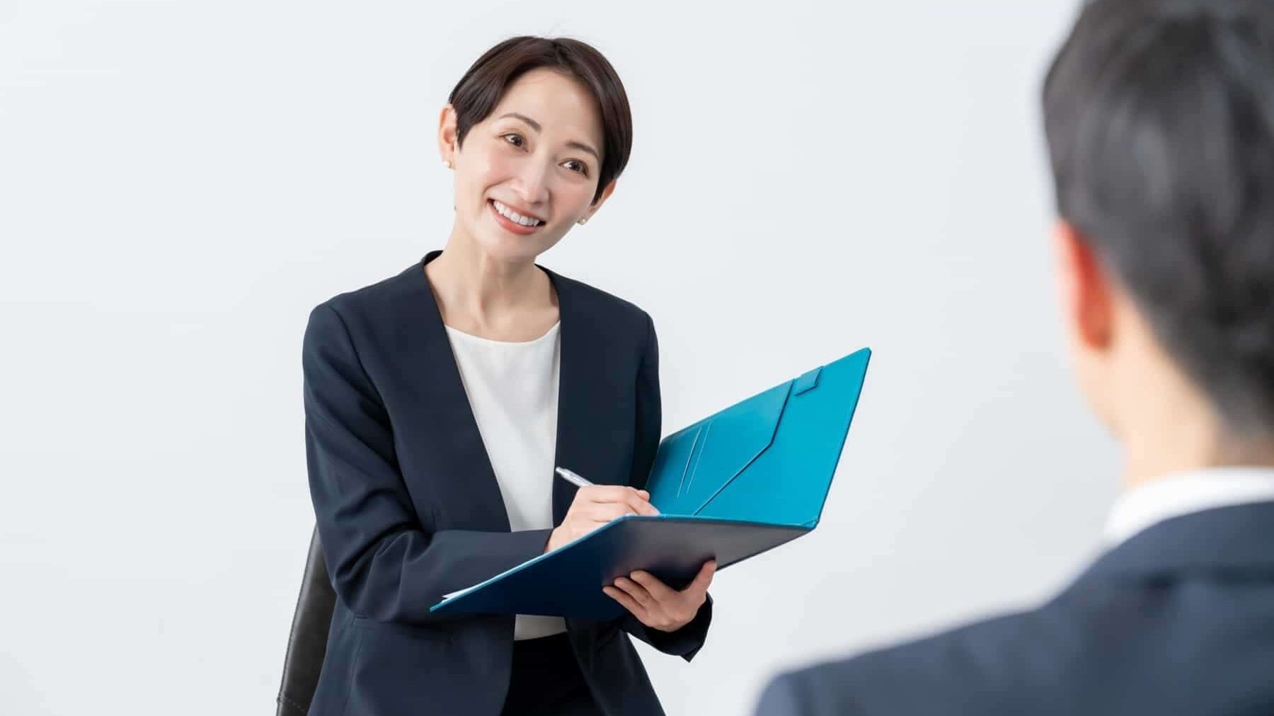 キャリアカウンセラーとは？資格の取得方法・就職先・平均年収も解説