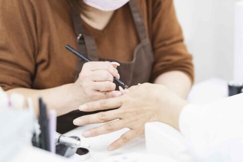ネイリストとは？仕事内容や就職する方法から向いてる人まで網羅的に解説