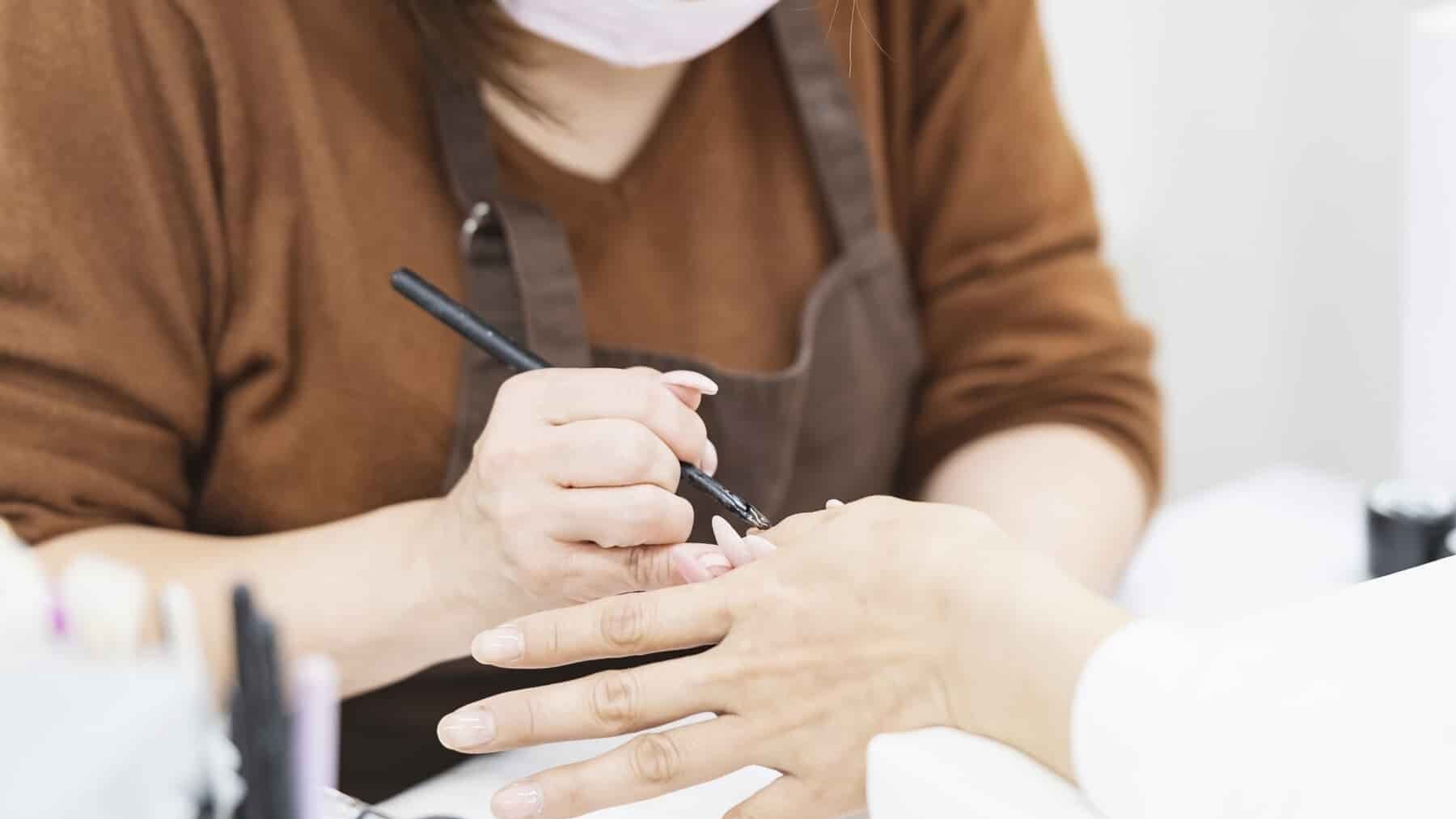 ネイリストとは？仕事内容や就職する方法から向いてる人まで網羅的に解説