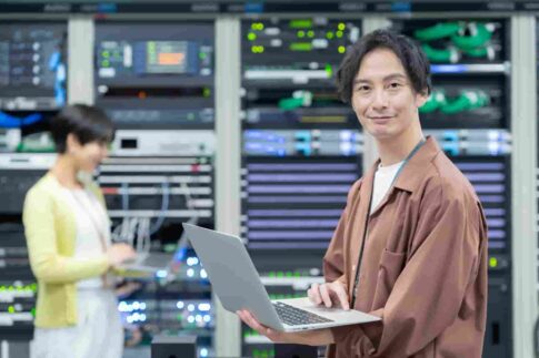 既卒からSEになれる？就職のコツや向いている人、注意点も解説