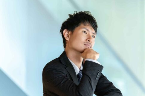 ニートは起業できる?事業を立ち上げる流れやメリットとデメリットを解説